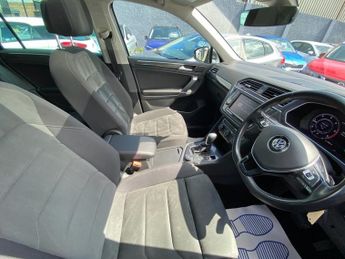 VOLKSWAGEN TIGUAN 2.0 TDI BlueMotion Tech SEL SUV 5dr Diesel DSG 4Motion Euro 6 (s