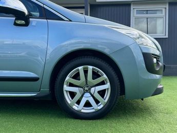 PEUGEOT 3008 2.0 h e-HDi SUV 5dr Diesel Hybrid AUTOMATIC 4WD Euro 5 (s/s) (20
