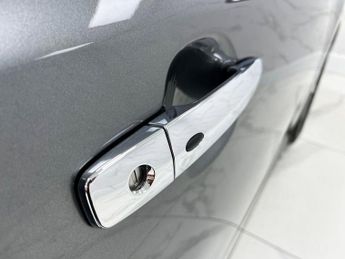 NISSAN LEAF 40kWh N-Connecta Hatchback 5dr Electric Auto (150 ps)