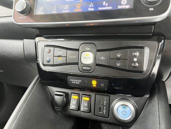 NISSAN LEAF 40kWh N-Connecta Hatchback 5dr Electric Auto (150 ps)