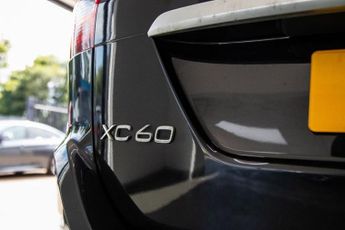 VOLVO XC60 2.4 D5 R-Design Lux Nav SUV 5dr Diesel Geartronic AWD Euro 5 (21