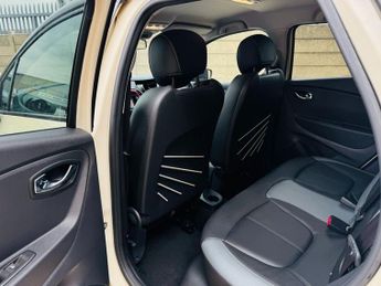 RENAULT CAPTUR 1.5 dCi ENERGY Signature Nav SUV 5dr Diesel Auto Euro 6 (s/s) (9