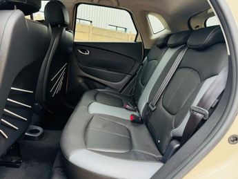 RENAULT CAPTUR 1.5 dCi ENERGY Signature Nav SUV 5dr Diesel Auto Euro 6 (s/s) (9