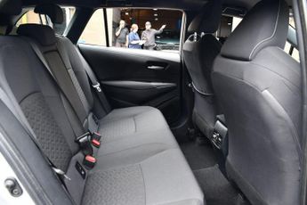 TOYOTA COROLLA 1.8 VVT-h Icon Tech Touring Sports CVT Euro 6 (s/s) 5dr