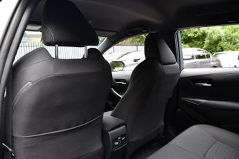 TOYOTA COROLLA 1.8 VVT-h Icon Tech Touring Sports CVT Euro 6 (s/s) 5dr