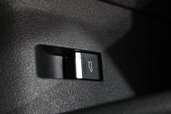 AUDI E-TRON 55 Launch Edition Auto quattro 5dr 95kWh
