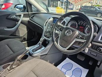 VAUXHALL ASTRA AUTOMATIC 1.6 16V Tech Line Sports Tourer 5dr Petrol Auto Euro 5