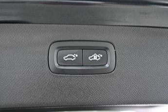 VOLVO XC90 2.0 B5 MHEV R-Design SUV 5dr Diesel Hybrid Auto 4WD Euro 6 (s/s)