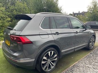 VOLKSWAGEN TIGUAN 2.0 TDI R-Line SUV 5dr Diesel DSG 4Motion Euro 6 (s/s) (150 ps)