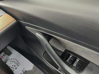 TESLA Model 3 (Dual Motor) Long Range Saloon 4dr Electric Auto 4WDE (346 ps)