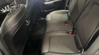 MERCEDES-BENZ GLA 2.0 GLA200d Sport (Executive) SUV 5dr Diesel 8G-DCT Euro 6 (s/s)