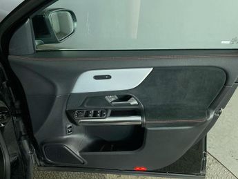 MERCEDES-BENZ EQA EQA 350 66.5kWh AMG Line SUV 5dr Electric Auto 4MATIC (292 ps)