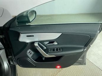 MERCEDES-BENZ CLA 1.3 CLA200 AMG Line Coupe 4dr Petrol 7G-DCT Euro 6 (s/s) (163 ps