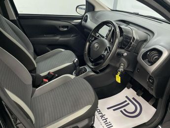 TOYOTA AYGO 1.0 VVT-i x-trend Hatchback 5dr Petrol Manual Euro 6 (71 ps) - A
