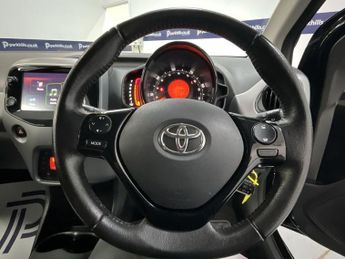 TOYOTA AYGO 1.0 VVT-i x-trend Hatchback 5dr Petrol Manual Euro 6 (71 ps) - A