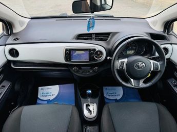 TOYOTA YARIS 1.5 VVT-h T4 Hatchback 5dr Petrol Hybrid CVT Euro 5 (101 ps)