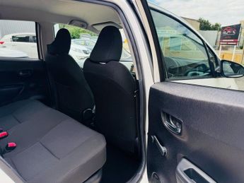 TOYOTA YARIS 1.5 VVT-h T4 Hatchback 5dr Petrol Hybrid CVT Euro 5 (101 ps)