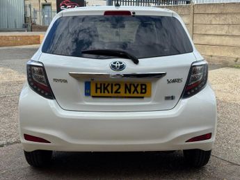TOYOTA YARIS 1.5 VVT-h T4 Hatchback 5dr Petrol Hybrid CVT Euro 5 (101 ps)