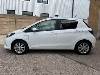 TOYOTA YARIS 1.5 VVT-h T4 Hatchback 5dr Petrol Hybrid CVT Euro 5 (101 ps)