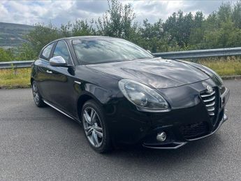 Alfa Romeo Giulietta 2.0 JTDM-2 Exclusive Hatchback 5dr Diesel Manual Euro 5 (s/s) (1