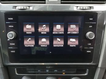 VOLKSWAGEN GOLF 1.6 TDI BlueMotion Tech SE Nav Hatchback 5dr Diesel Manual Euro 
