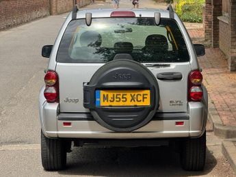 JEEP CHEROKEE 3.7 V6 Limited SUV 5dr Petrol Automatic 4x4 (314 g/km, 201 bhp)