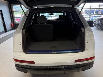 AUDI SQ7 4.0 TFSI V8 Black Edition SUV 5dr Petrol Tiptronic quattro Euro 