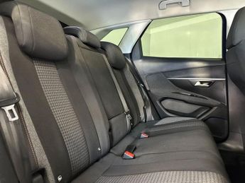 PEUGEOT 3008 1.2 PureTech Active SUV 5dr Petrol Manual Euro 6 (s/s) (130 ps)