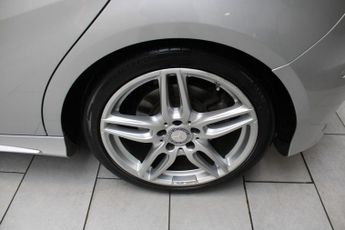 MERCEDES-BENZ A-CLASS 2.1 A220d AMG Line (Premium) Hatchback 5dr Diesel 7G-DCT 4MATIC 