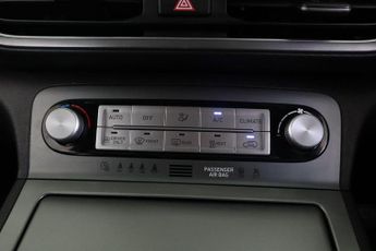 HYUNDAI KONA 64kWh Premium Auto 5dr (10.5kW Charger)