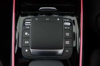 MERCEDES-BENZ GLA 1.3 GLA200 AMG Line (Premium) 7G-DCT Euro 6 (s/s) 5dr