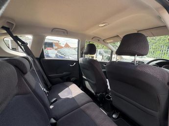 HONDA JAZZ 1.4 i-VTEC ES Hatchback 5dr Petrol CVT Euro 5 (99 ps)