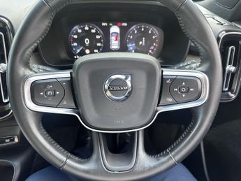 VOLVO XC40 2.0 T4 Inscription SUV 5dr Petrol Auto AWD Euro 6 (s/s) (190 ps)