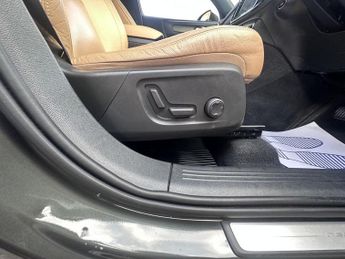 VOLVO XC40 2.0 T4 Inscription SUV 5dr Petrol Auto AWD Euro 6 (s/s) (190 ps)