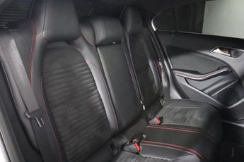 MERCEDES-BENZ A-CLASS 2.1 A220d AMG Line (Executive) Hatchback 5dr Diesel 7G-DCT Euro 