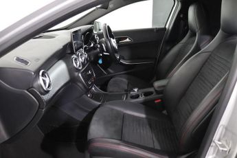 MERCEDES-BENZ A-CLASS 2.1 A220d AMG Line (Executive) Hatchback 5dr Diesel 7G-DCT Euro 