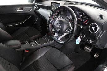MERCEDES-BENZ A-CLASS 2.1 A220d AMG Line (Executive) Hatchback 5dr Diesel 7G-DCT Euro 