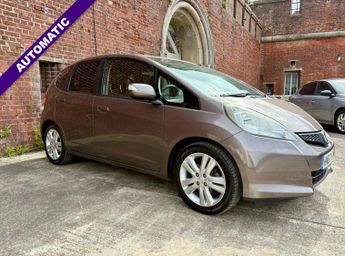 Honda Jazz 1.4 i-VTEC ES PLUS AUTOMATIC  5 DOOR