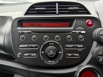 HONDA JAZZ 1.4 i-VTEC ES PLUS AUTOMATIC  5 DOOR