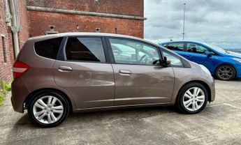 HONDA JAZZ 1.4 i-VTEC ES PLUS AUTOMATIC  5 DOOR