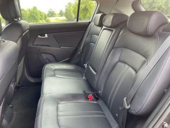 KIA SPORTAGE 2.0 CRDi KX-3 SUV 5dr Diesel Auto AWD Euro 5 (134 bhp)