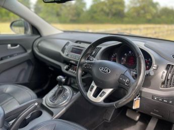 KIA SPORTAGE 2.0 CRDi KX-3 SUV 5dr Diesel Auto AWD Euro 5 (134 bhp)