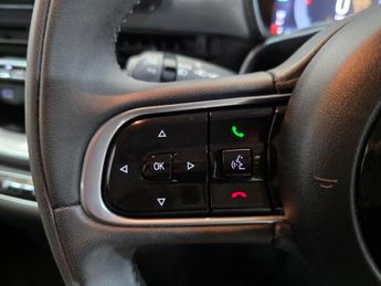 FIAT 500E 42kWh Icon Hatchback 3dr Electric Auto (118 ps)