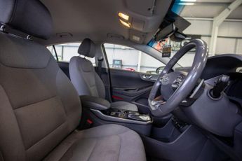 HYUNDAI IONIQ 38.3kWh Premium Hatchback 5dr Electric Auto (136 ps)