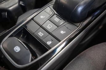 HYUNDAI IONIQ 38.3kWh Premium Hatchback 5dr Electric Auto (136 ps)