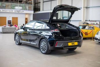 HYUNDAI IONIQ 38.3kWh Premium Hatchback 5dr Electric Auto (136 ps)