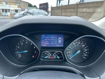 FORD FOCUS 1.6 Titanium Navigator Estate 5dr Petrol Powershift Euro 5 (125 