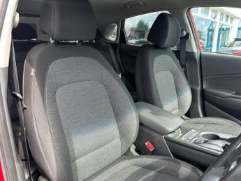 HYUNDAI KONA 64kWh Premium SUV 5dr Electric Auto (10.5kW Charger) (204 ps)