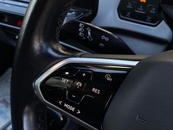 VOLKSWAGEN ID.3 Pro Performance 58kWh Style Hatchback 5dr Electric Auto (204 ps)