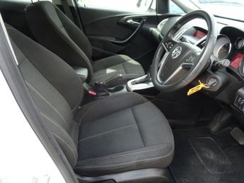 VAUXHALL ASTRA 2.0 CDTi SRi Hatchback 5dr Diesel Auto Euro 5 (165 ps)